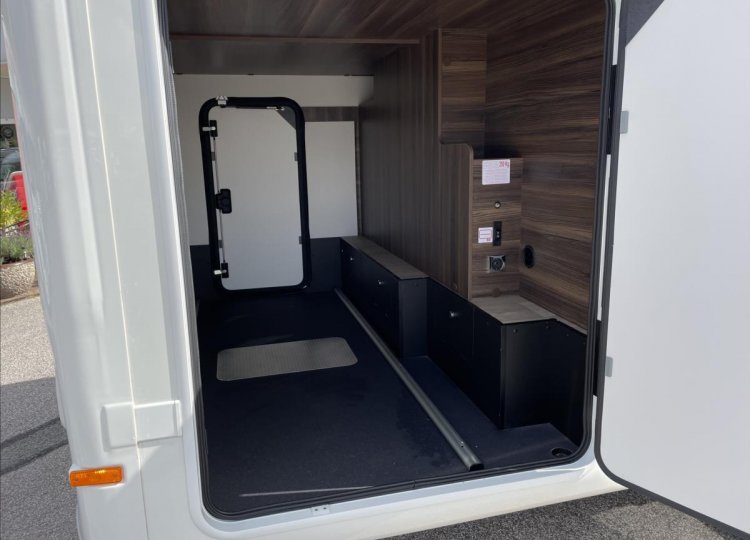 Laika , 2,2 Ecovip L2009 MJTD obytný automobil