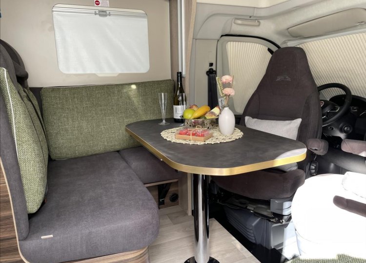 Laika , 2,2 Ecovip L2009 MJTD obytný automobil
