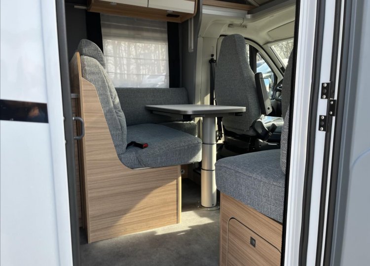 Dethleffs , 2,2 JUST T90 MJTD obytný automobil