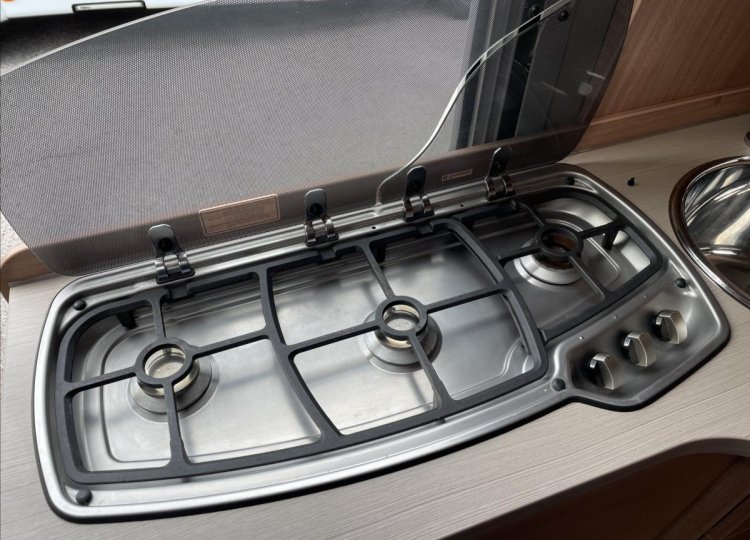 Peugeot , 2,0 spaní 4 osoby HDi obytný automobil