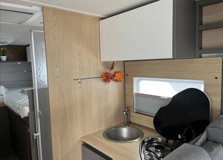 LMC , 2,2 H 730G HDi obytný automobil