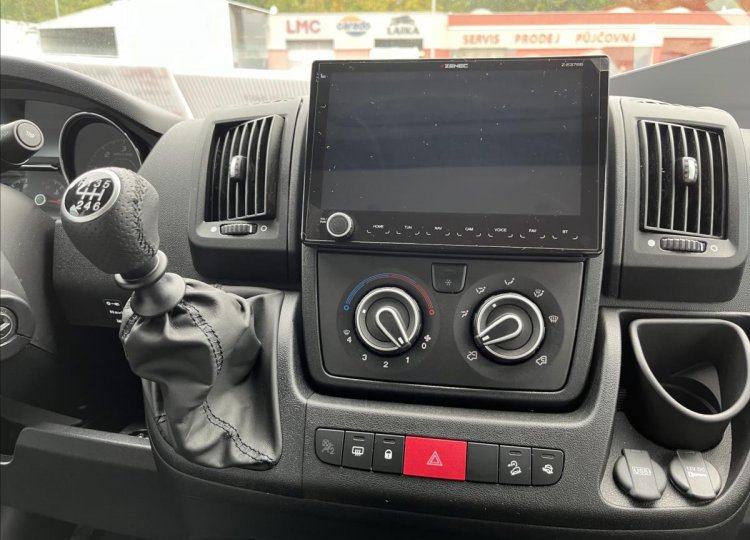 LMC , 2,2 H 730G HDi obytný automobil
