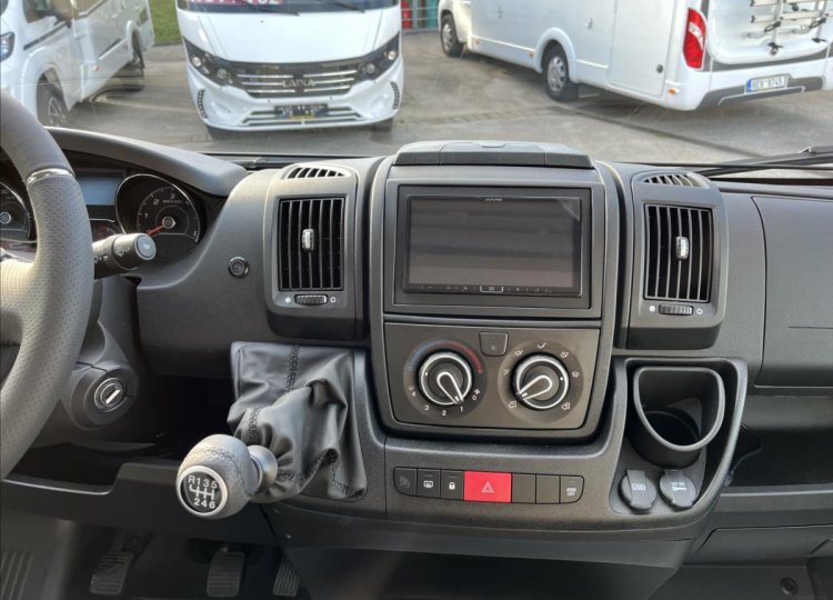 Carado , 2,2 T338 HDi obytný automobil