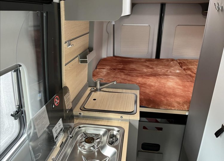 LMC , 2,0 Innovan 590 TDCi obytný automobil