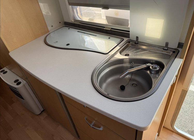 Knaus , Südwind 550 obytný přívěs