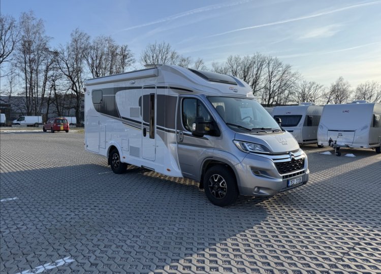 Carado , 2,2 T338 - top výbava HDi obytný automobil