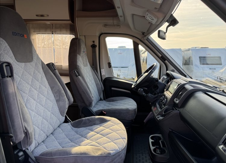 Carado , 2,2 T338 - top výbava HDi obytný automobil