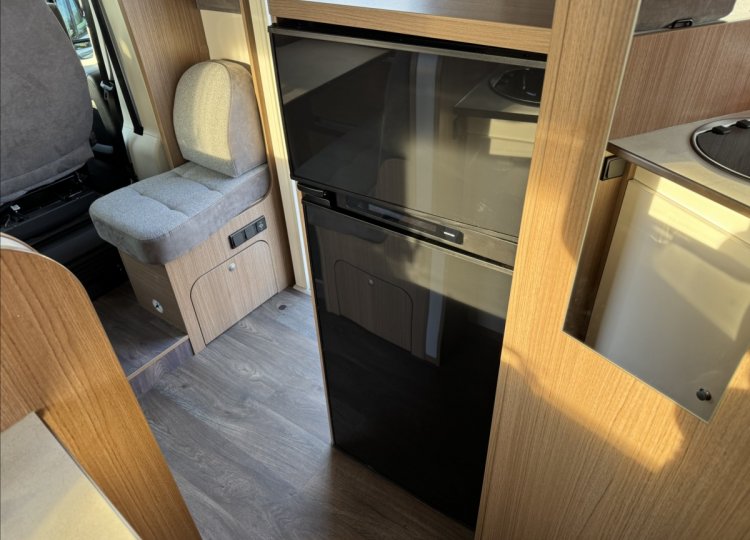 Carado , 2,2 T338 - top výbava HDi obytný automobil