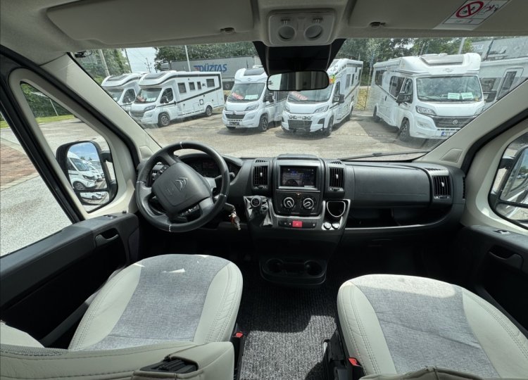 Carado , 2,2 V 132 HDi obytný automobil
