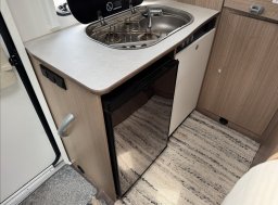 Carado , 2,2 V 132 HDi obytný automobil