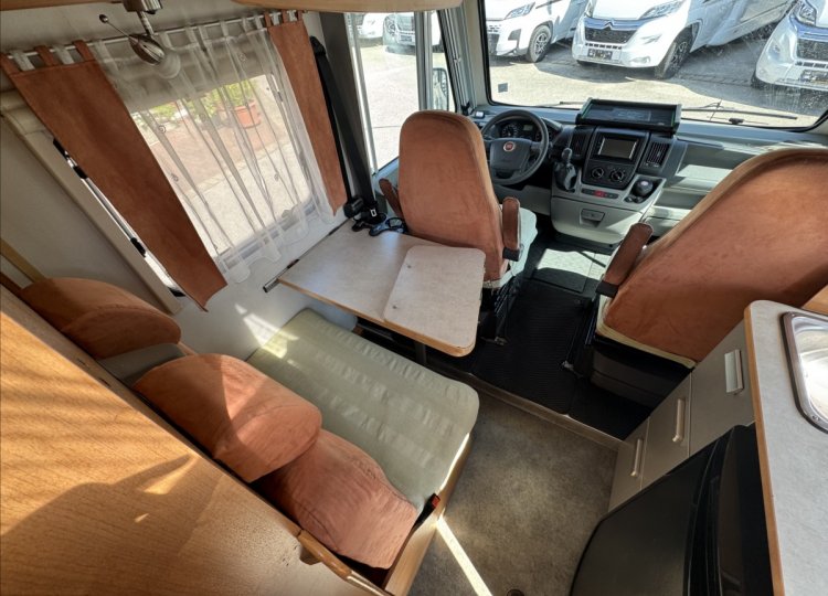 Pilote , 2,3 Aventura 600 obytný automobil