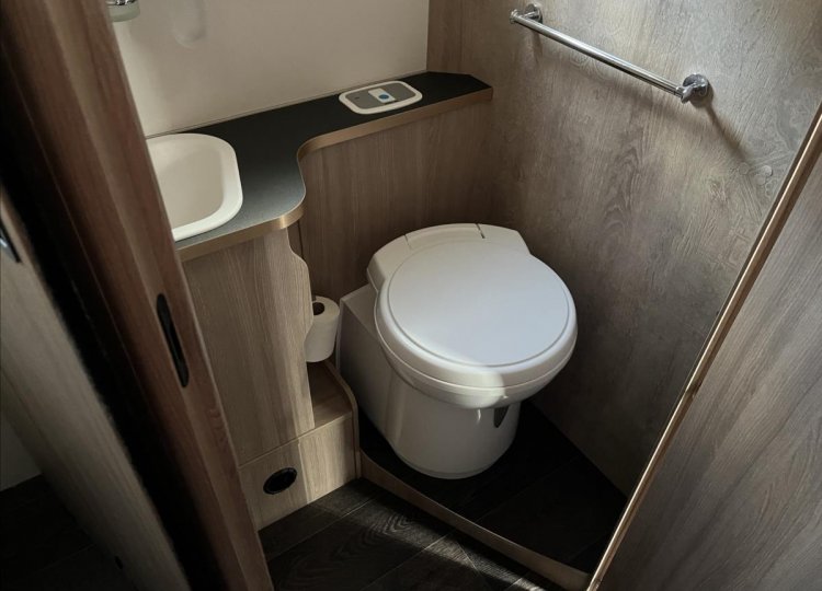 Laika Ecovip, 2,2 L 3412DS MJTD obytný automobil