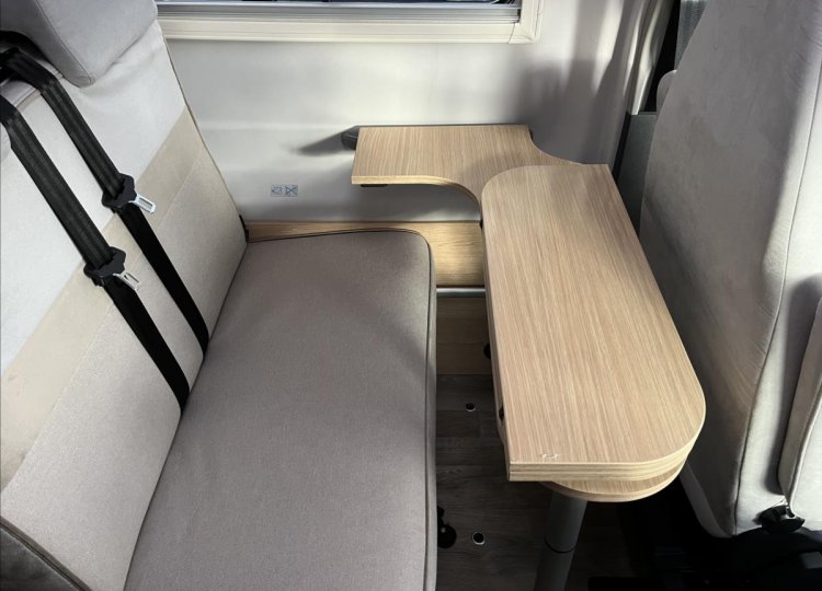 LMC , INNOVAN 592 TDCi obytný automobil