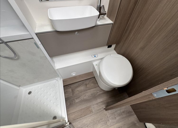 Carado , 2,2 A 464 MY26 HDi obytný automobil