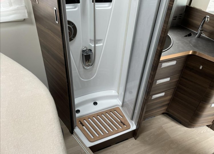 Laika Ecovip, 2,3 L 4012 MJTD obytný automobil