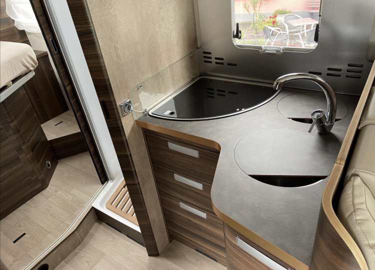 Laika Ecovip, 2,3 L 4012 MJTD obytný automobil