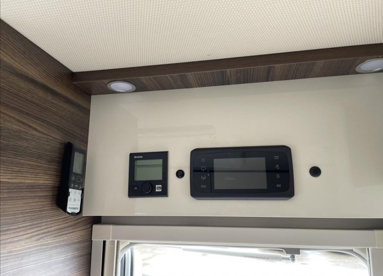 Laika Ecovip, 2,3 L 4012 MJTD obytný automobil