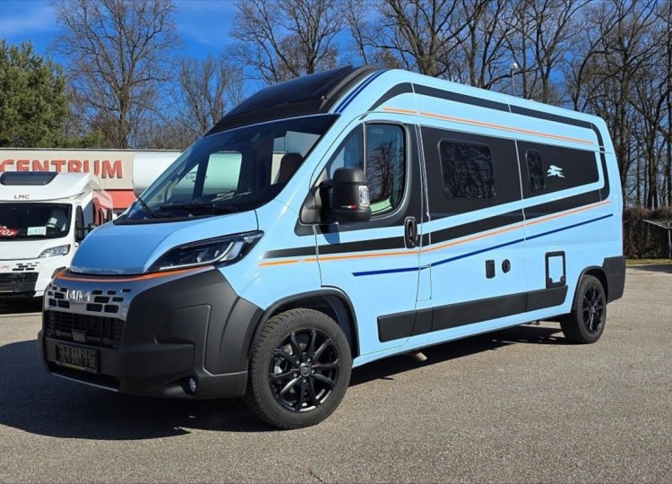 Laika Kosmo, 2,2 60 Supremo Azzurro MJT obytný automobil