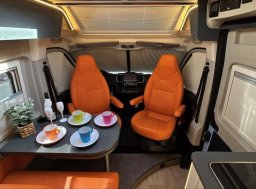 Laika Kosmo, 2,2 60 Supremo Azzurro MJT obytný automobil