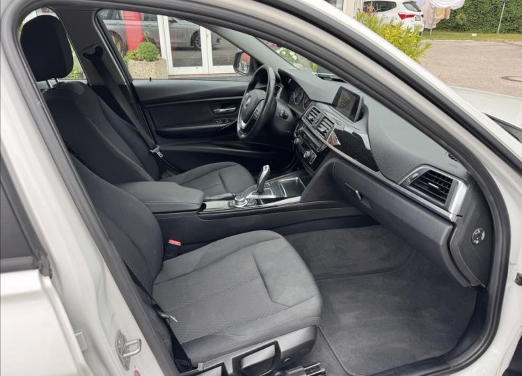 BMW Řada 3, 2,0 320D D