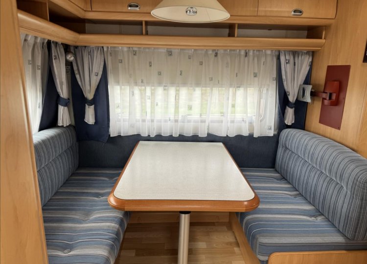 Hobby Ostatní, DE LUXE EASY 440 obytný přívěs