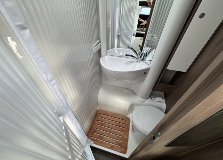 Carado , 2,2 V 337 - MY26 MJT obytný automobil