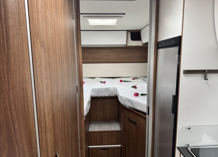 Laika Ecovip, 2,2 L 3019 Titanio MJT obytný automobil