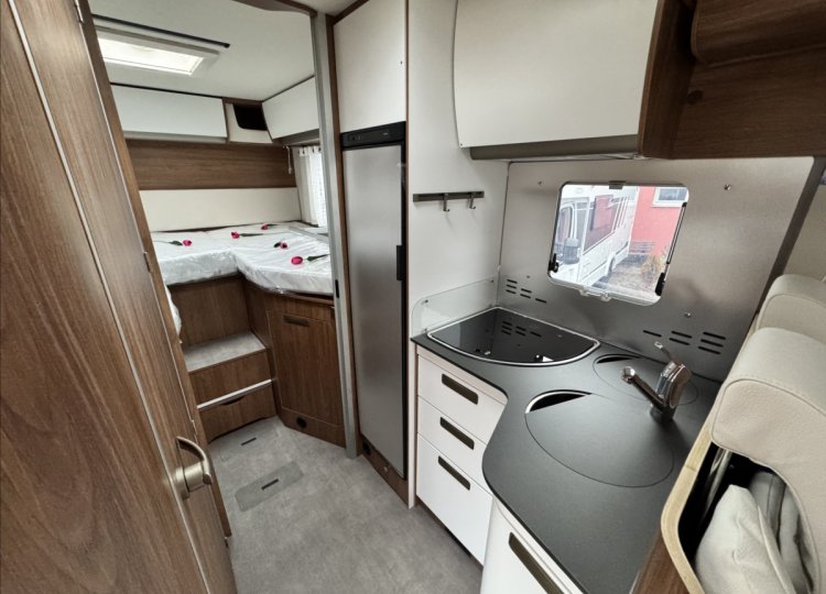 Laika Ecovip, 2,2 L 3019 Titanio MJT obytný automobil