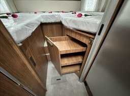 Laika Ecovip, 2,2 L 3019 Titanio MJT obytný automobil