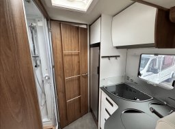 Laika Ecovip, 2,2 L 3019 Titanio MJT obytný automobil