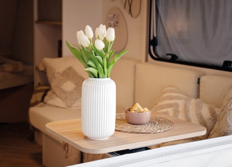 LMC , E:DERO 400C obytný přívěs