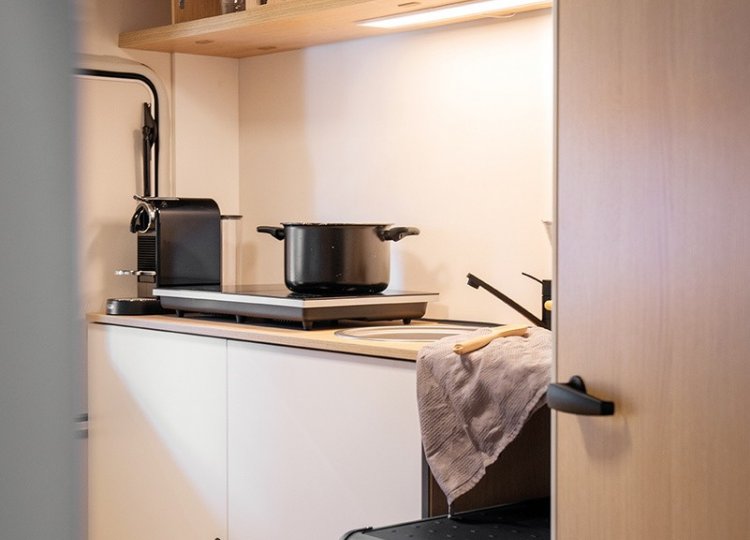 LMC , E:DERO 400C obytný přívěs