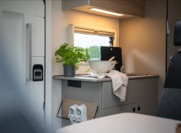 LMC , 2,2 Tracer 690EL MJT obytný automobil