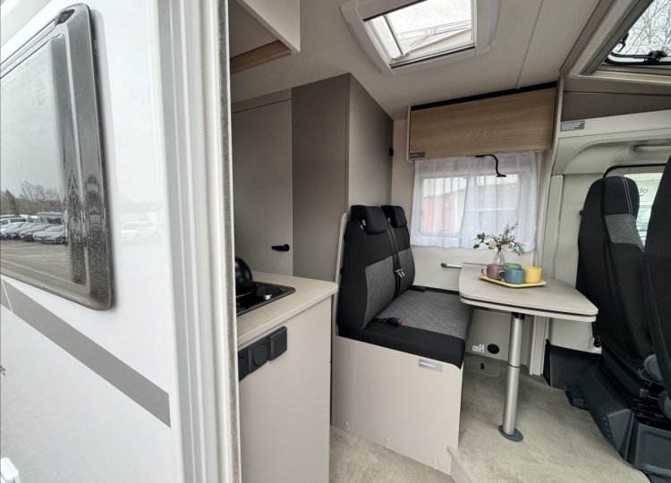 LMC , 2,2 Tracer V600 MJT obytný automobil