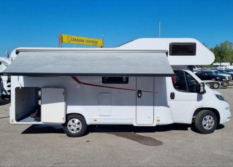 LMC , 2,2 A690 MJTD obytný automobil