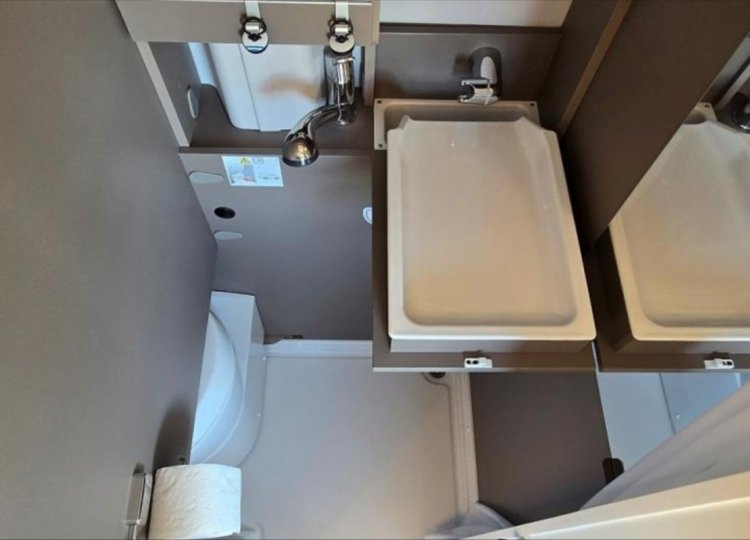 LMC , 2,0 Innovan 592 TDCi obytný automobil