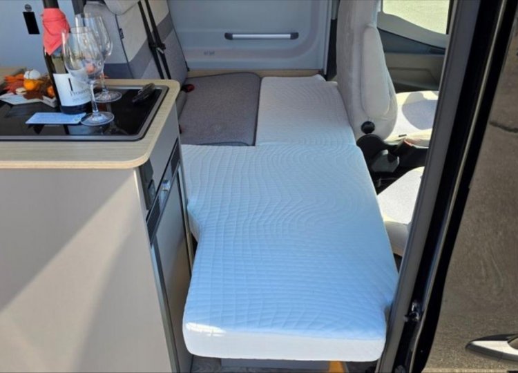 LMC , 2,0 Innovan 592 TDCi obytný automobil