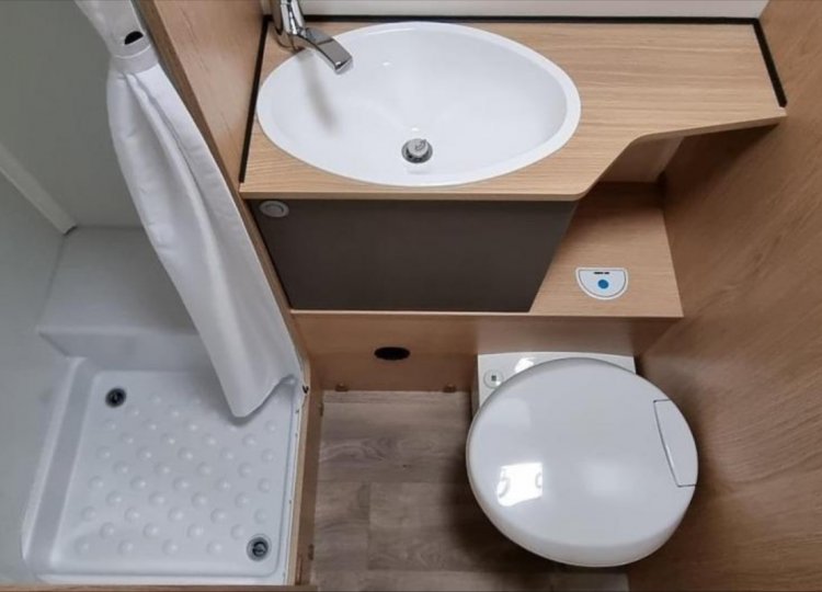 LMC , 2,2 A690 MJTD obytný automobil