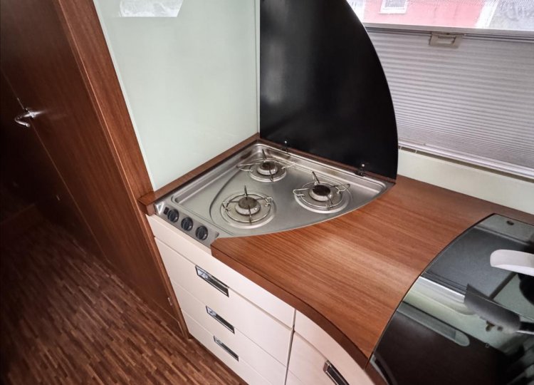 Hymer , 3,0 S 830 MJTD obytný automobil