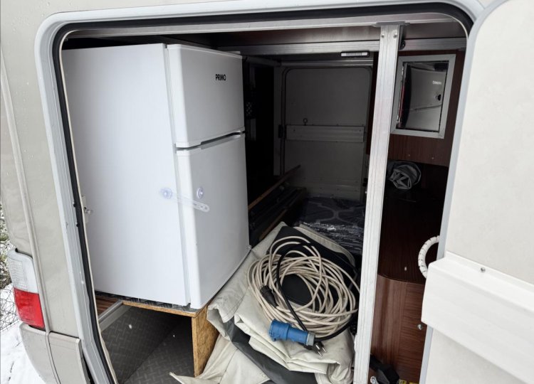 Hymer , 3,0 S 830 MJTD obytný automobil