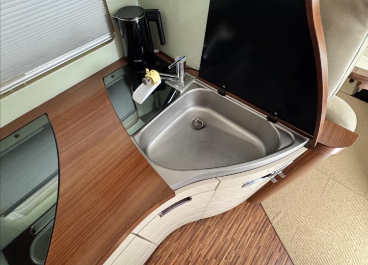 Hymer , 3,0 S 830 MJTD obytný automobil