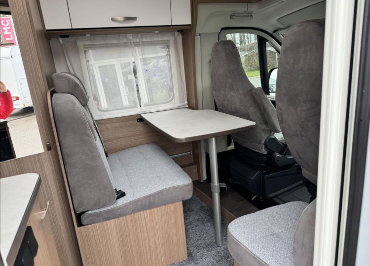 Carado , 2,2 V132 HDi obytný automobil