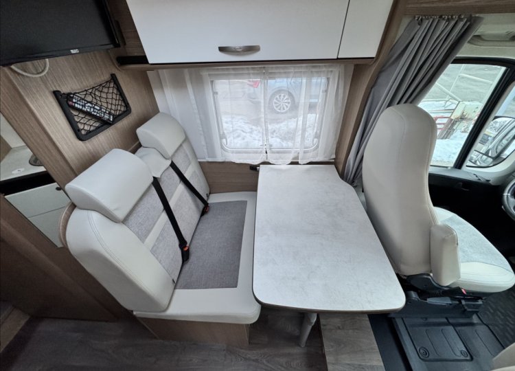 Carado , 2,2 V 337 HDi obytný automobil