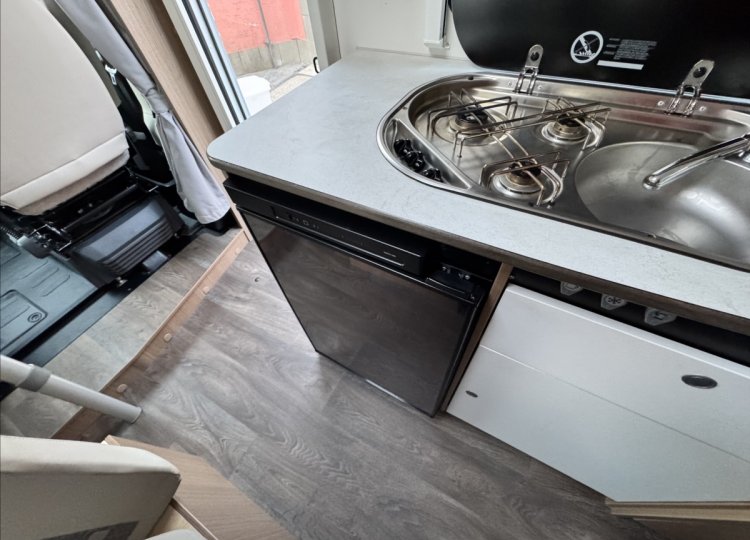 Carado , 2,2 V 337 HDi obytný automobil