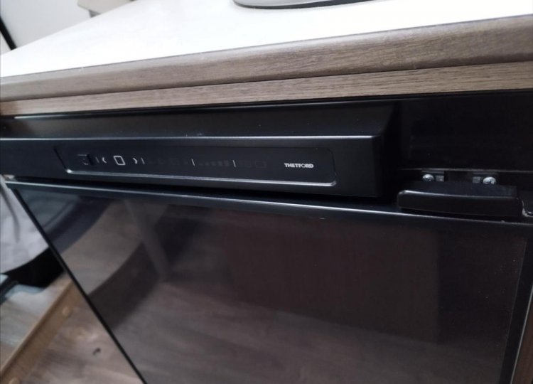 Carado , 2,2 V 337 HDi obytný automobil