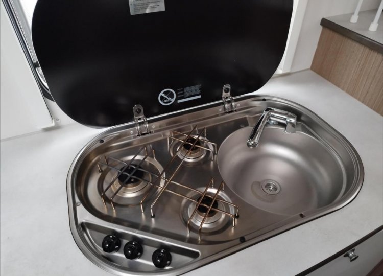 Carado , 2,2 V 337 HDi obytný automobil