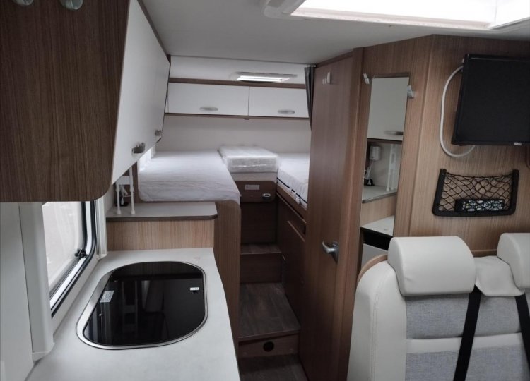 Carado , 2,2 V 337 HDi obytný automobil