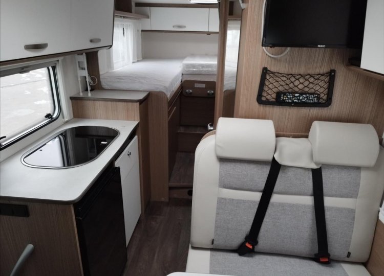 Carado , 2,2 V 337 HDi obytný automobil