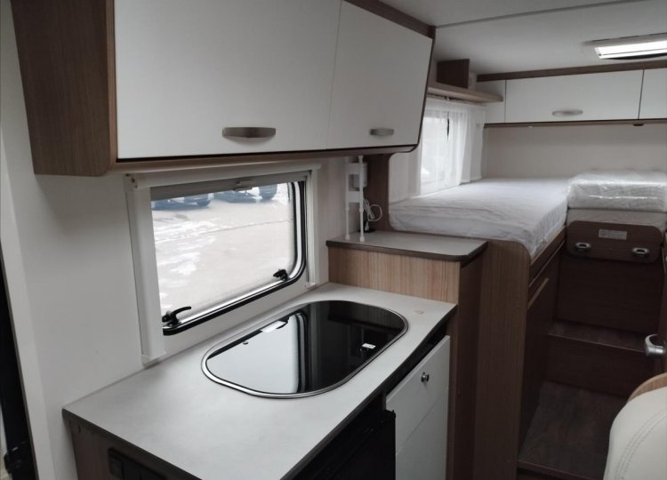 Carado , 2,2 V 337 HDi obytný automobil