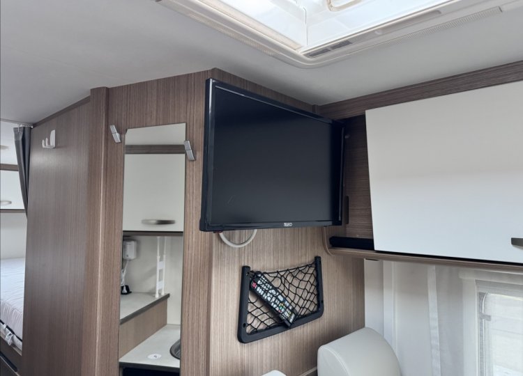 Carado , 2,2 V 337 HDi obytný automobil